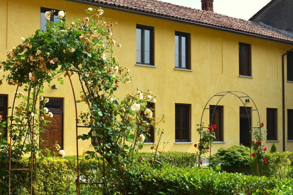 Agriturismo Borgo San Francesco Basiglio Eksteriør billede